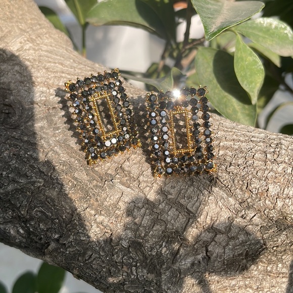 Rectangle-shaped stud earrings | NWT - Picture 3 of 6